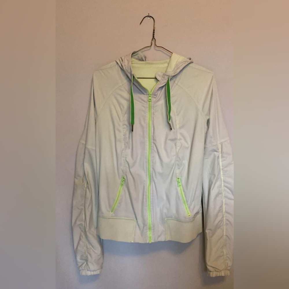 Women "Lululemon" lime green hooded jacket Size 8